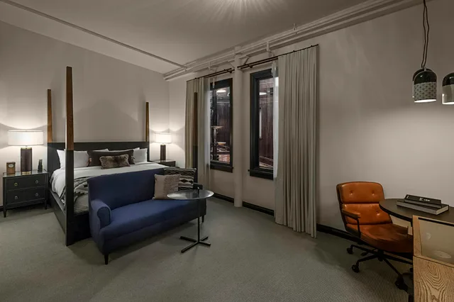 Atrium, Junior Suite، Crossroads Hotel 1/2