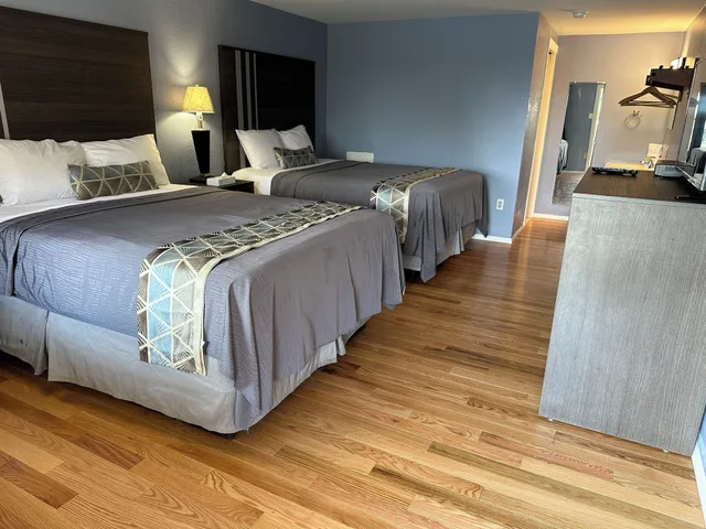 غرفة قياسية بسريرين مزدوجين لذوي الإعاقة، Sunrise Inn Hershey 1/2