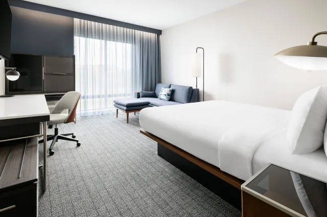 غرفة بسرير مزدوج، Courtyard By Marriott New Castle 2/3