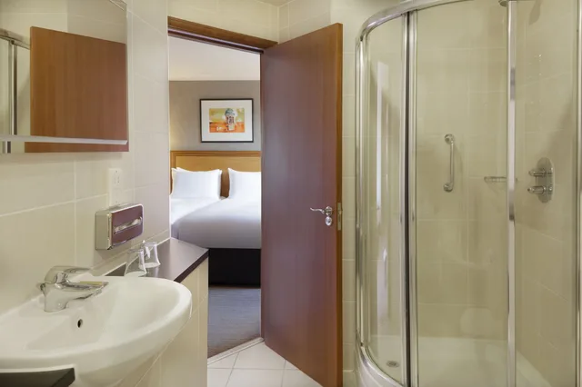 غرفة كلاسيكية بسريرين منفصلين، Cambridge Belfry Hotel & Spa 6/8