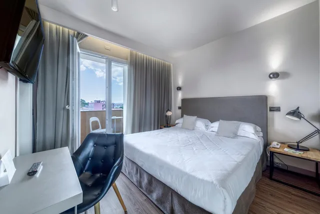 S Suite, Triple, Hotel Select Suites & Spa 4/10