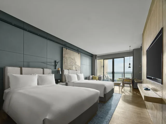 Guest Room, 2 Double Beds, Ocean Front، Renaissance Xiamen Hotel 5/10
