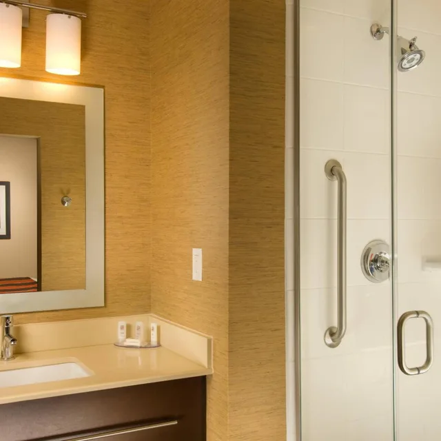استوديو بسرير كينج مع أريكة بحوض استحمام لذوي الإعاقة، TownePlace Suites by Marriott San Antonio Downtown Riverwalk 7/10
