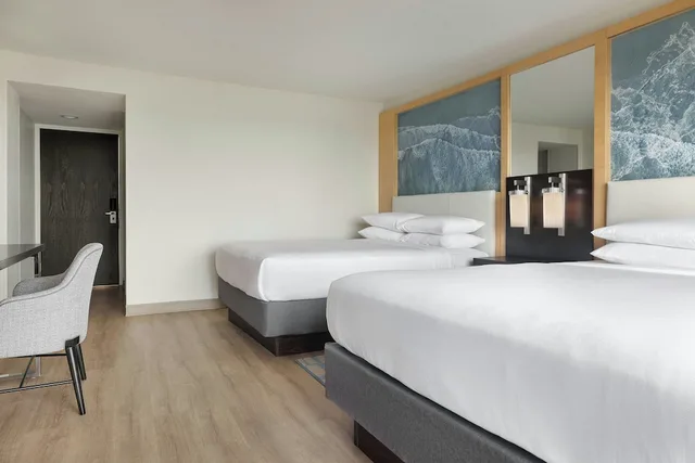 Club, King Bed, Skyline View, Sofa, Top Floor، Boca Raton Marriott At Bocacenterhotel 6/10