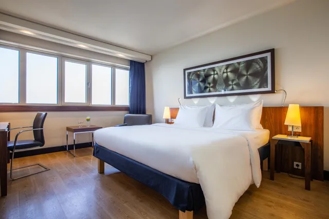 غرفة سوبيريور بشرفة، Radisson Blu Hotel Hamburg 1/9