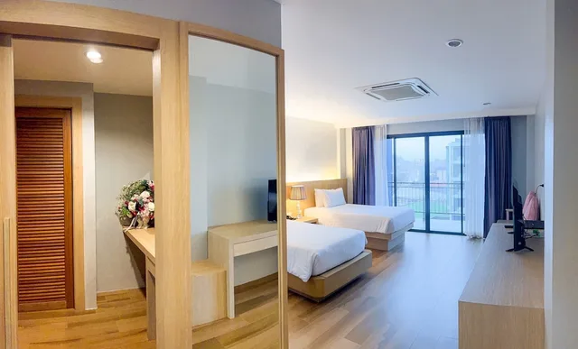 Penthouse, 1 Double and 4 Single Beds, Ava Sea Resort Krabi 2/4