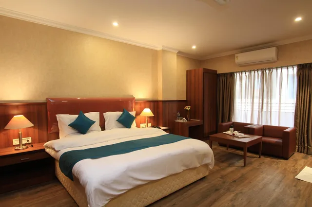 Deluxe, Hotel Empire International Koramangala 1/1