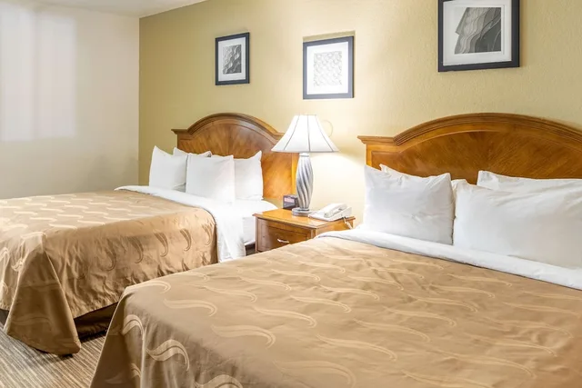 غرفة قياسية بسريرين كوين، Quality Inn Keystone near Mount Rushmore 1/7