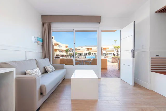 غرفة بإطلالة على المسبح مفردة بسرير كوين، Hotel Arena Suite - Adults Only 4/10