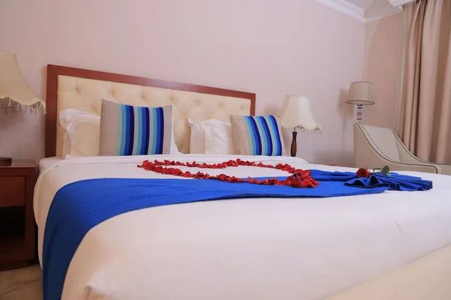 جناح تنفيذي بسرير كينج بغرفة نوم واحدة، Tolip Olympia Hotel 3/5