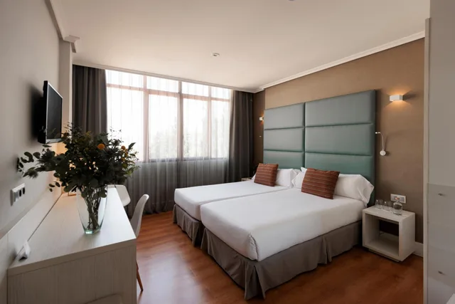 غرفة بسرير مزدوج أو سريرين منفصلين، Hotel Pax Guadalajara 6/10