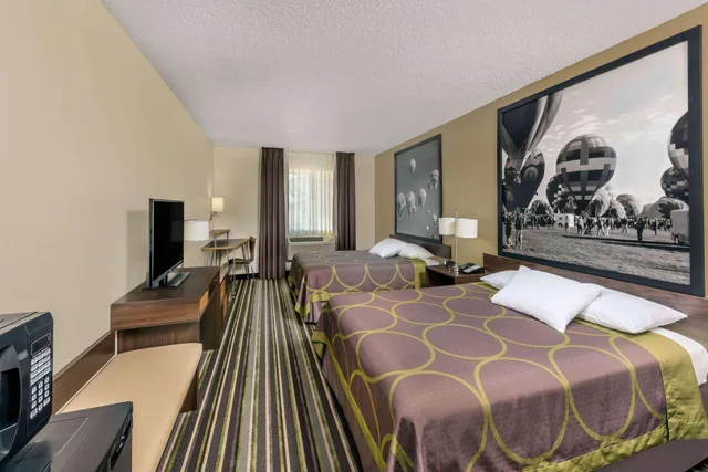 غرفة رباعية بسريرين كوين، Super 8 By Wyndham Roswell 2/2