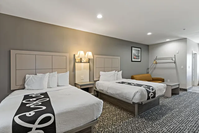 جناح عائلي ديلوكس بسريرين كوين، Paris Inn Suites 1/7