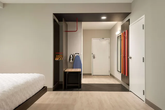 غرفة بسريرين كوين لذوي الإعاقة، Tru By Hilton Cedar Rapids 7/9