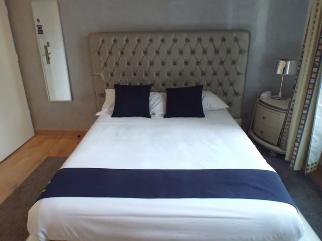 غرفة سوبيريور بسرير مزدوج بحوض استحمام، HOTEL SAINT MARTIN 3/10