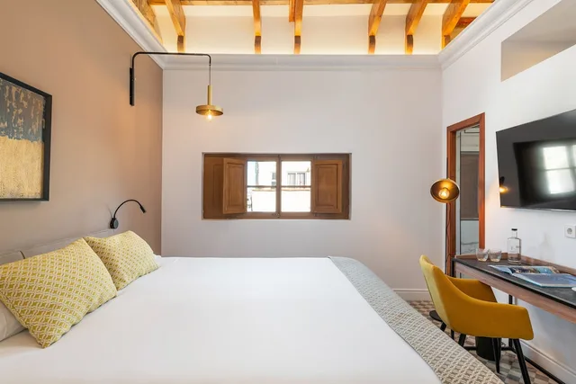 Superior, Double Bed, Hotel Can Quetglas 2/10