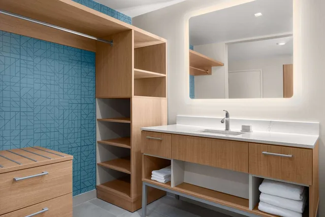 Efficiency, Suite, King Bed, Bathtub, Homewood Suites by Hilton North Las Vegas Speedway 3/4