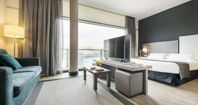 غرفة سوبيريور بسرير مزدوج بشرفة، Hotel Ilunion Atrium 3/10