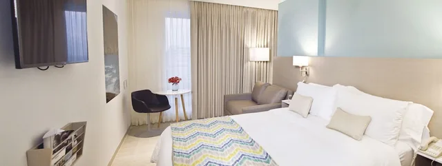 غرفة سوبيريور بسرير كينج مع أريكة، Mercure Santa Marta Emile 5/10