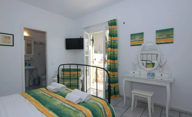Semi Basement, Deluxe, Basement, Double or Twin Bed، Camara Hotel 4/7