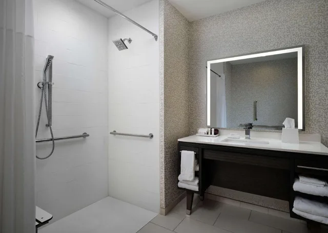 استوديو بسريرين كوين مع أريكة لذوي الإعاقة، Home2 Suites Troy Oh 5/7