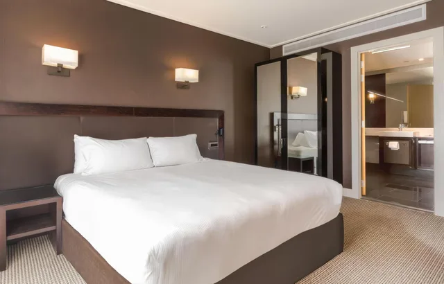 غرفة متصلة عائلية بسريرين كينج، Hilton Queenstown Resort and Spa 1/2