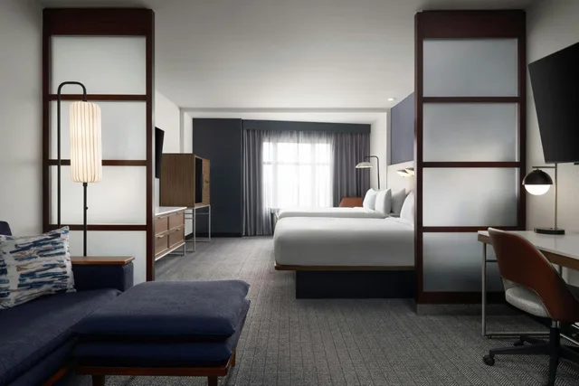 غرفة كبيرة بسرير كوين، Courtyard By Marriott Dallas Dfw Airport North Grapevine 3/10