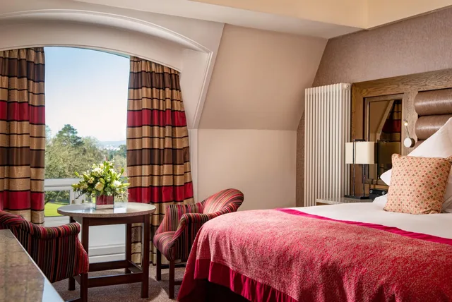 Garden, King Bed, Culloden Estate and Spa 6/10