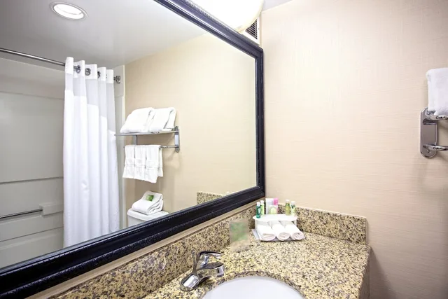 غرفة قياسية بسرير كينج، Holiday Inn Express Hotel And Suites Corinth 4/4