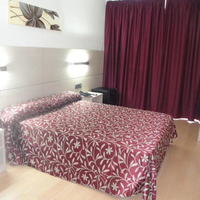 غرفة سوبيريور بسرير مزدوج بشرفة، Hotel Esplendid 5/7
