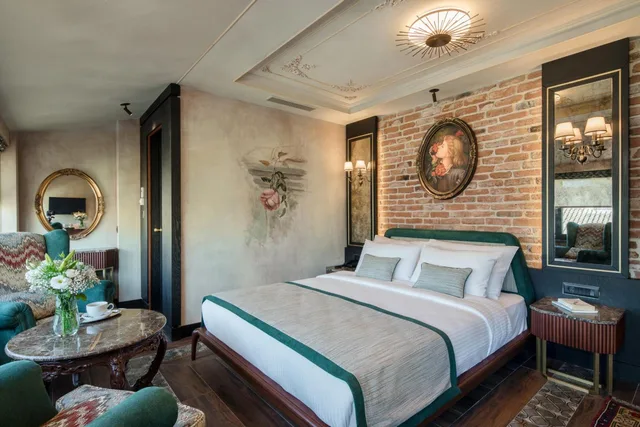 Deluxe, Double Bed, Lateral Side Sea View, Tria Hotel Istanbul 2/6