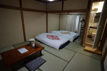 غرفة عائلية بحمام خاص، Ryokan Katsutaro 1/1