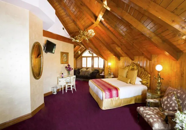 Cloud Nine، Madonna Inn 1/1