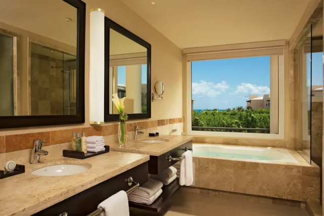 Junior Suite, Double Bed, Tropical View، Dreams Jade Resort And Spa 1/1