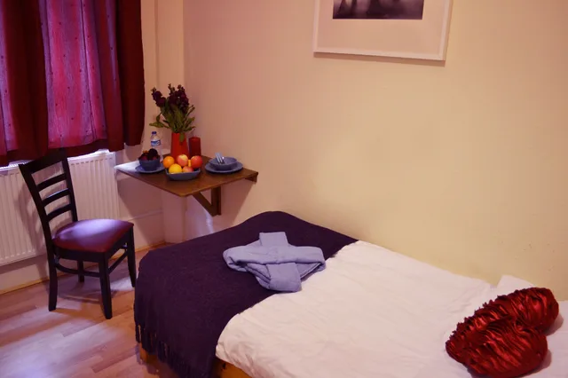 غرفة مفردة بحمام مشترك، City London Hotel 6/9