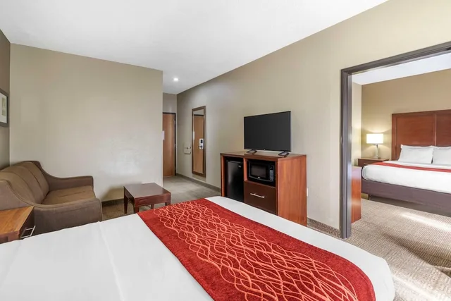 غرفة مفردة بسرير كينج مع أريكة، Spark by Hilton Grain Valley Kansas City 1/5