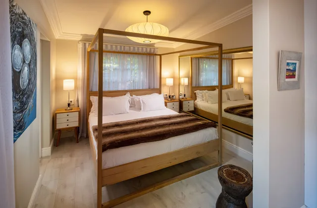 Hideaway, Nature, Queen Bed, Spanish Farm Guest Lodge 1/8