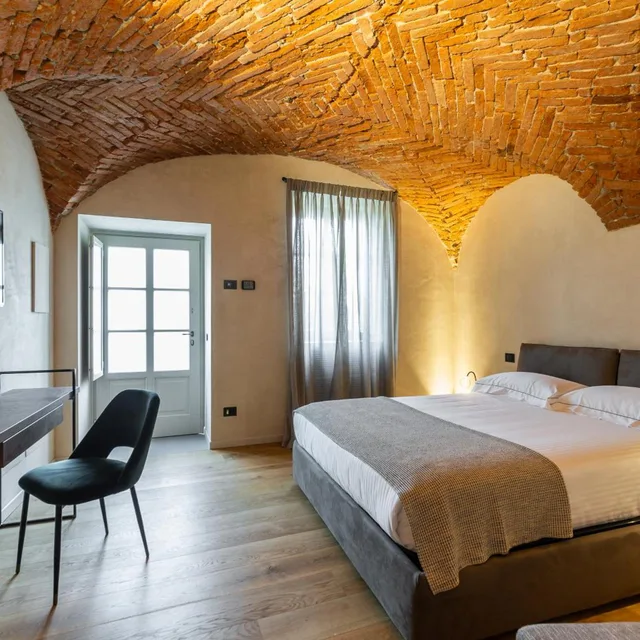 Superior, Double Bed, Relais San Vigilio Al Castello 5/10