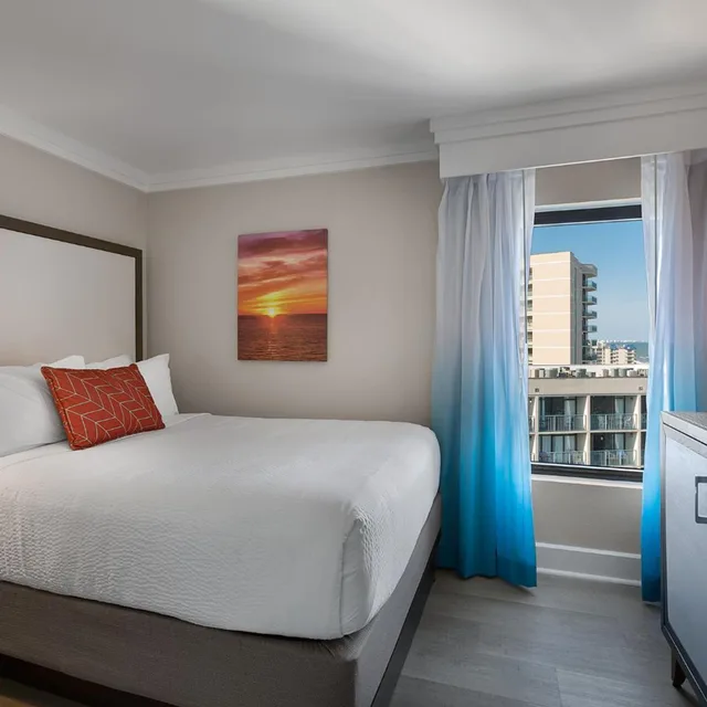 3 Bedrooms, Condo, Ocean Front، Grande Cayman Resort 4/10