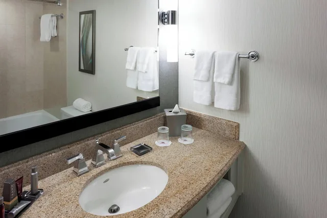 غرفة بسرير كينج، Fairfax Marriott at Fair Oaks 2/4