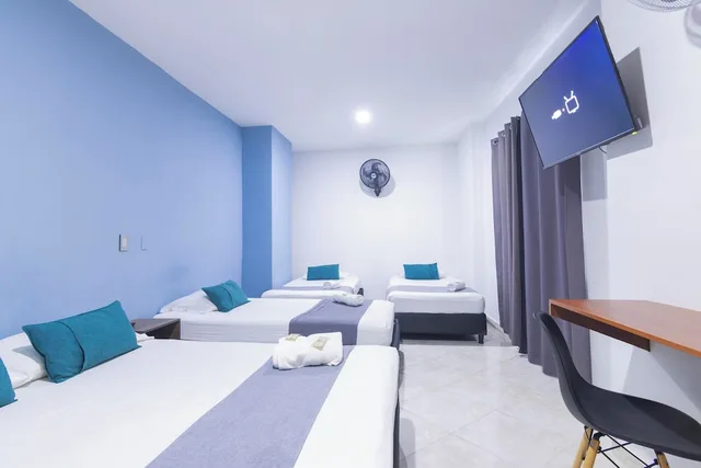 Family, 1 Double and 3 Single Beds، Ayenda 1228 Balcones de la 70 6/10