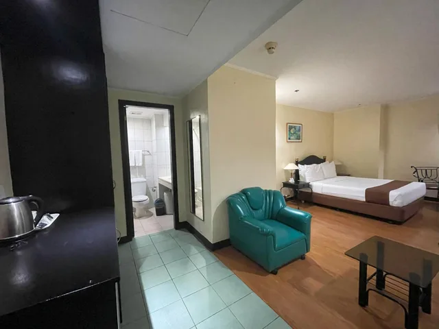 Junior Suite, Golden Peak Hotel and Suites powered by Cocotel 8/10