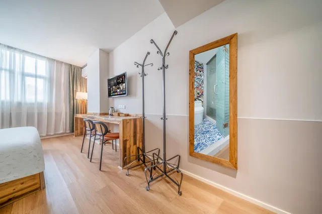 غرفة بسرير كوين بحمام خاص، Hotel Chengdu Bang Bar&Hostel 1/1