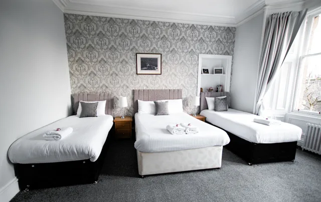 غرفة عائلية بأربعة أسرّة، Mcinnes House Hotel 2/2