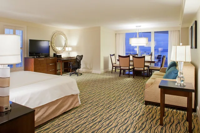استوديو بسرير كينج بشرفة مع أريكة، Marriott Sanibel Harbour Resort And Spa 5/10