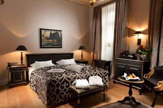 Palais Esplanade, Double Bed، Baseler Hof Hotel 2/2
