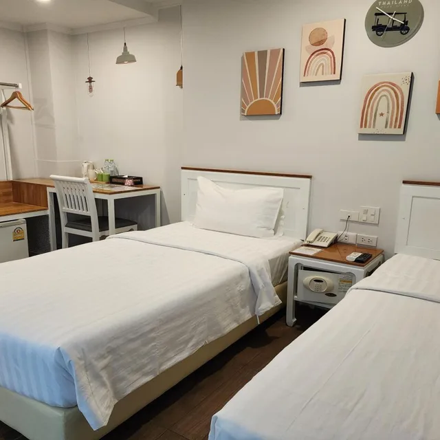 غرفة قياسية بسريرين منفصلين، J Place Hotel by ZUZU 4/8