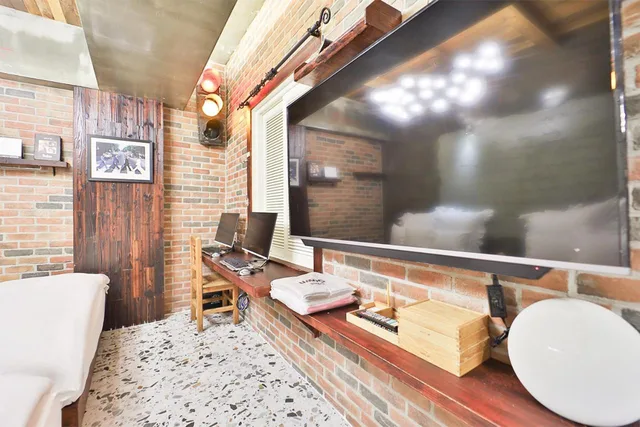 جناح بريميوم بسريرين منفصلين، February Hotel Hwanggeum 8/8