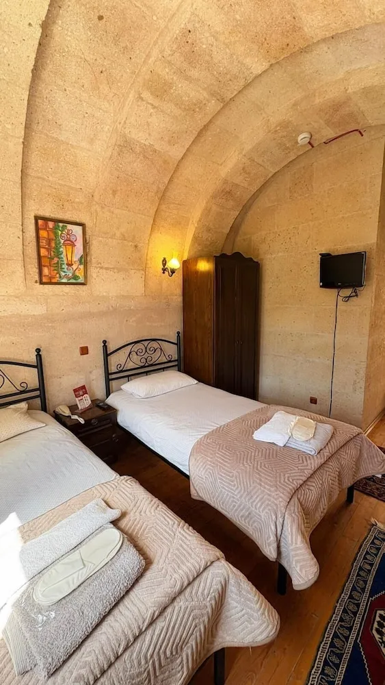 Arch, Twin Beds، Nature Park Cave Hotel 3/10