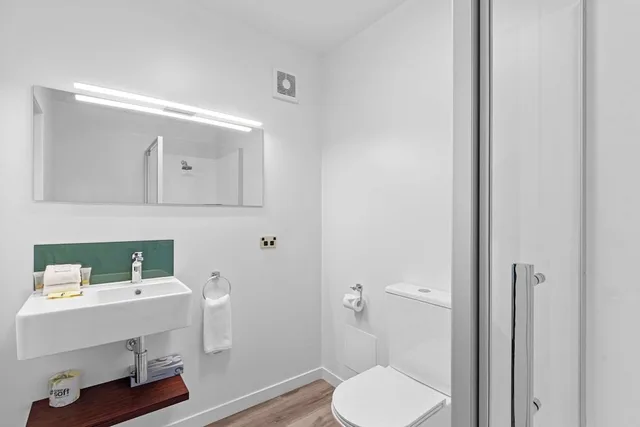 جناح تنفيذي بسرير كينج، Comfort Hotel Benvenue 3/4